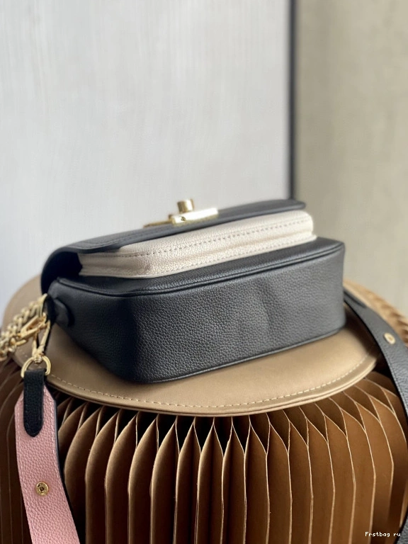 First bag ru VUITTON TENDER LOUIS LOCKME 0805